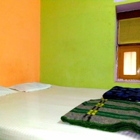 Yogi Lodge Bénarès Extérieur photo