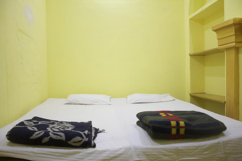 Yogi Lodge Bénarès Extérieur photo