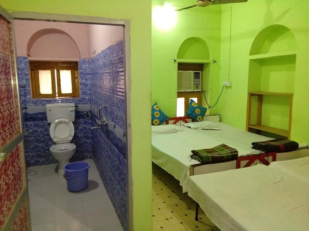 Yogi Lodge Bénarès Extérieur photo